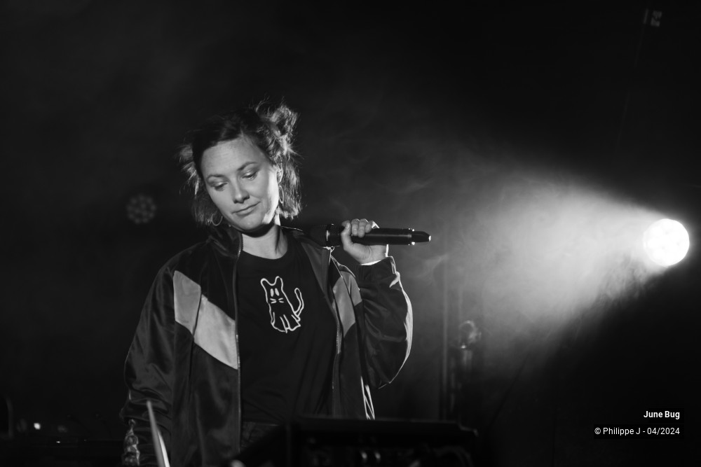 2/9 photos du spectacle June Bug