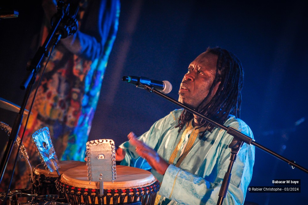 16/27 photos du spectacle Babacar Mbaye