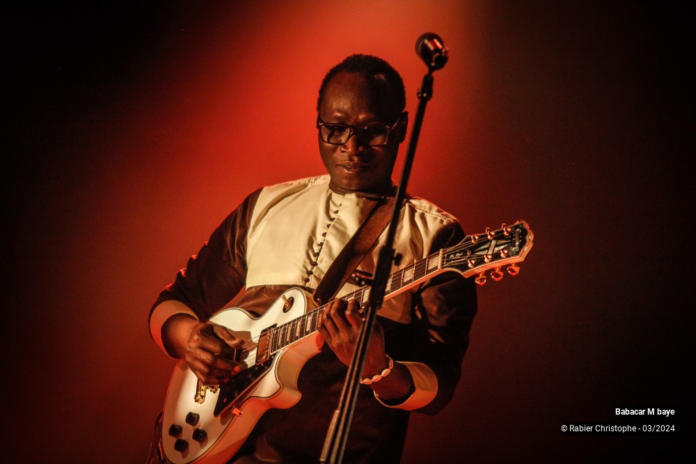 23/27 photos du spectacle Babacar Mbaye