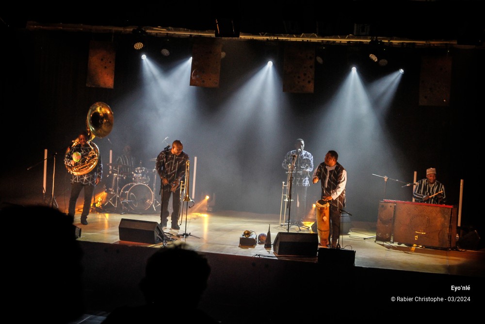 10/24 photos du spectacle Eyo’nlé