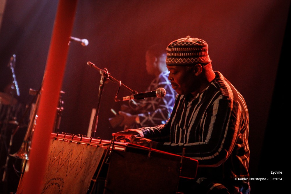 20/24 photos du spectacle Eyo’nlé