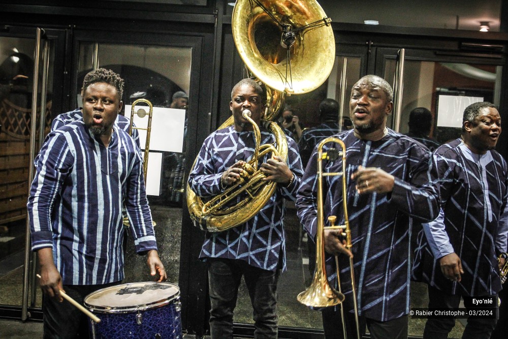 22/24 photos du spectacle Eyo’nlé