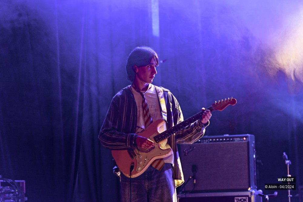 15/20 photos du spectacle AWAY OUT