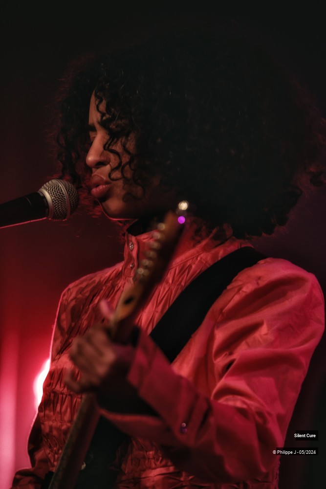 15/20 photos du spectacle Silent Cure