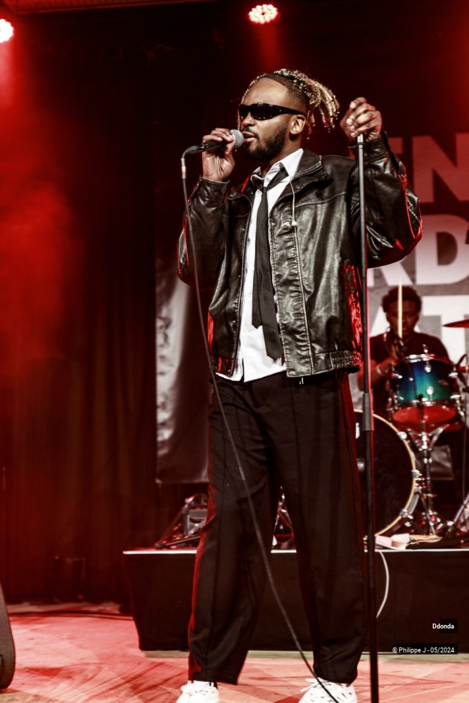 2/14 photos du spectacle Ddonda