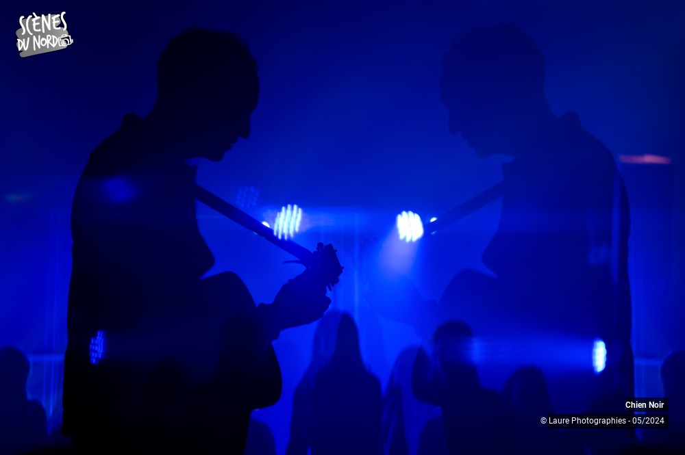 19/20 photos du spectacle Chien Noir