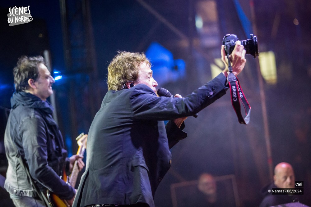 8/9 photos du spectacle Cali