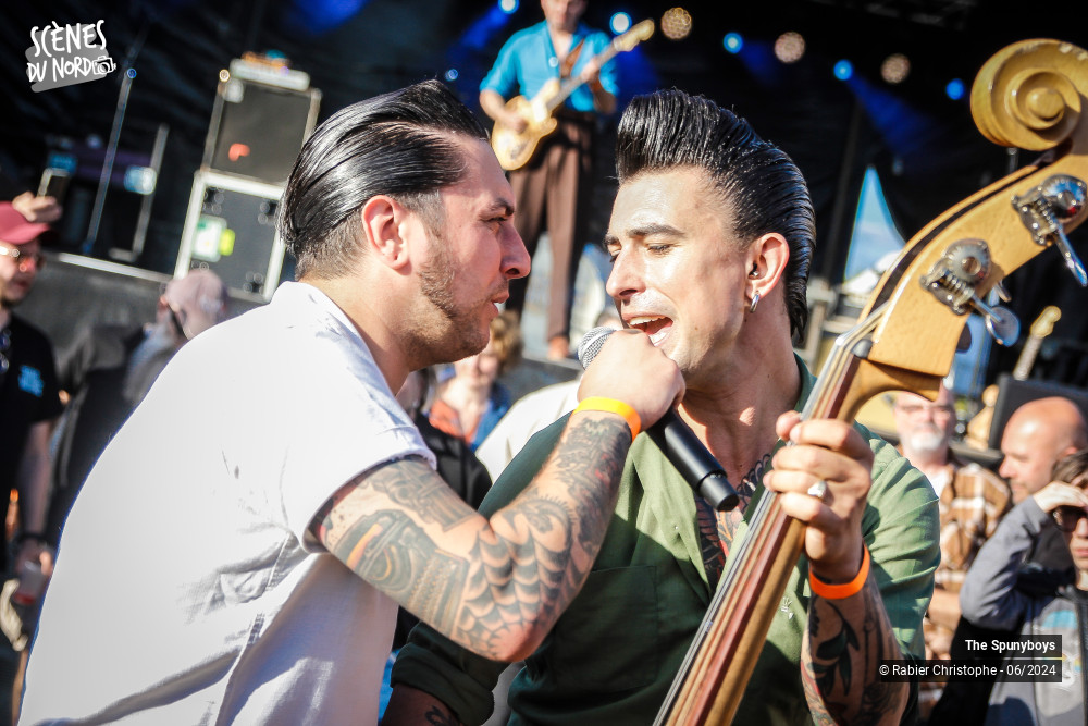 18/20 photos du spectacle Spunyboys
