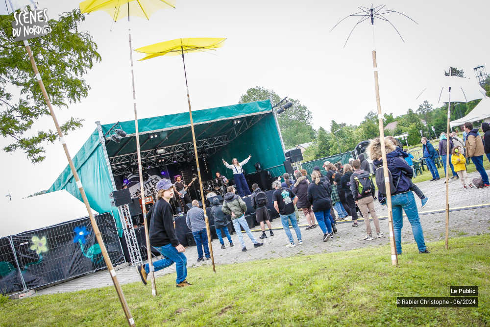 20/31 photos du spectacle Ambiance 2 au festival les agités du mélange 2024