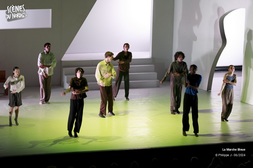 5/17 photos du spectacle La Marche Bleue