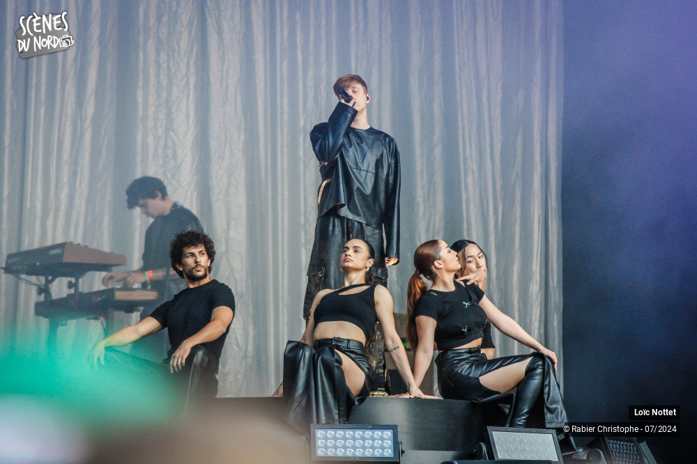 1/14 photos du spectacle Loic Nottet