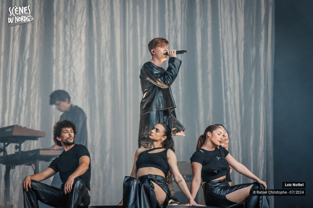 2/14 photos du spectacle Loic Nottet