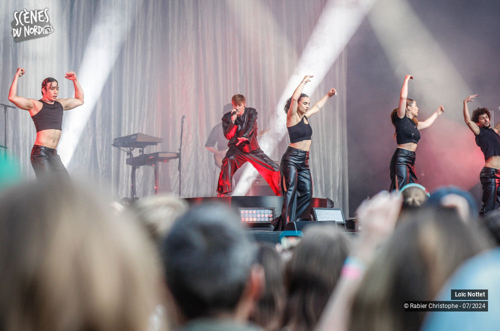 13/14 photos du spectacle Loic Nottet