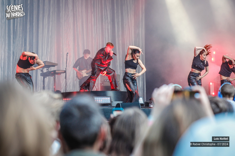 14/14 photos du spectacle Loic Nottet