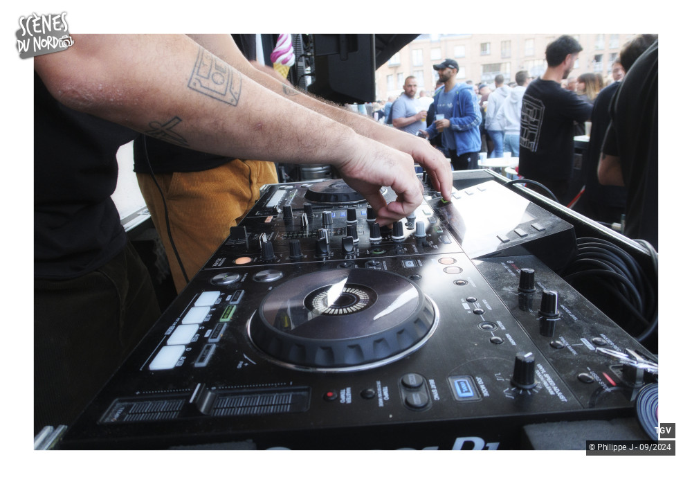 15/20 photos du spectacle TGV DJ set