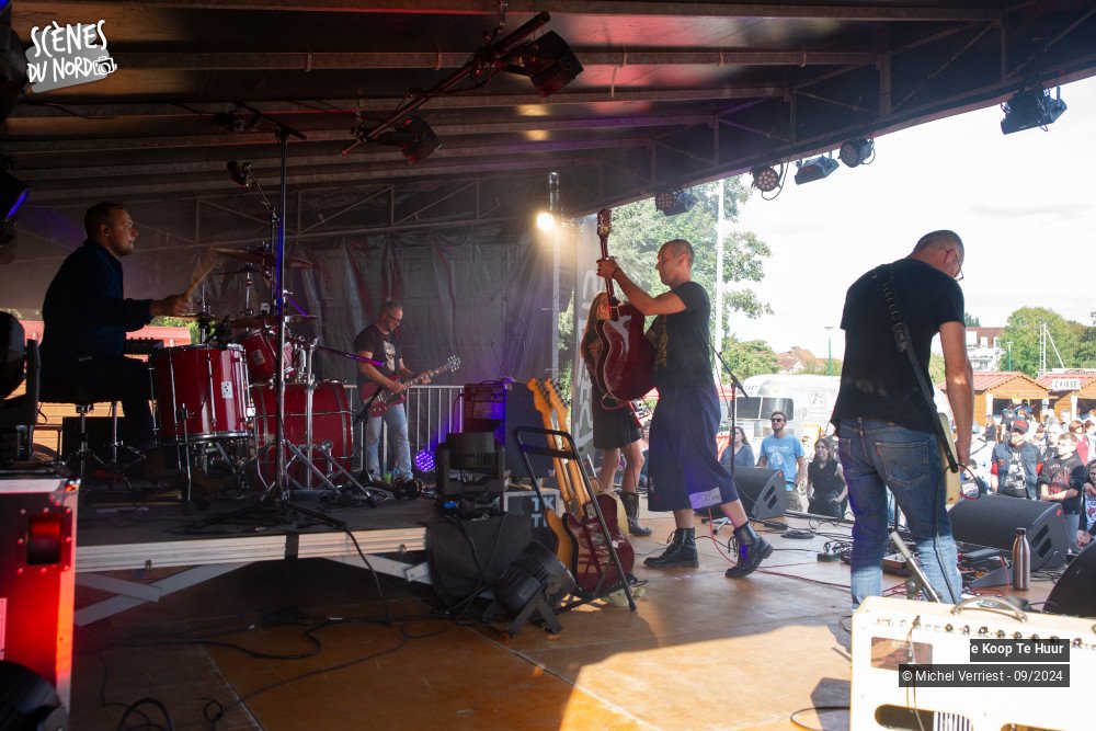 18/20 photos du spectacle Te Koop te huur au SLBfest 2024