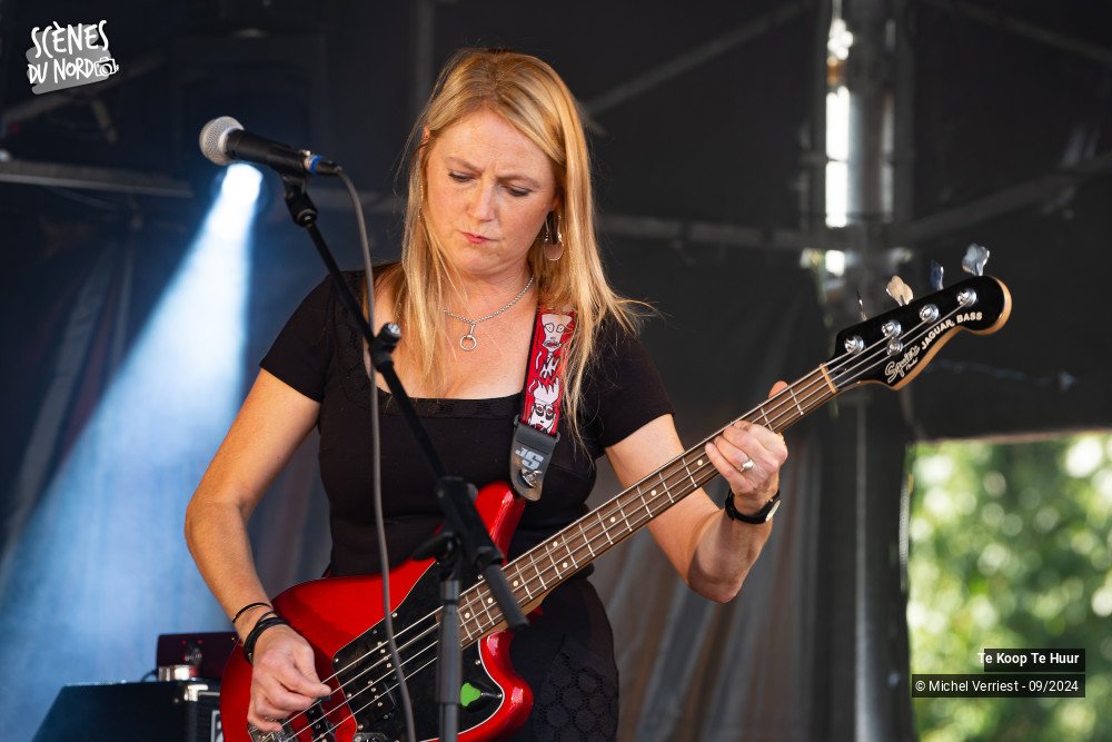 19/20 photos du spectacle Te Koop te huur au SLBfest 2024