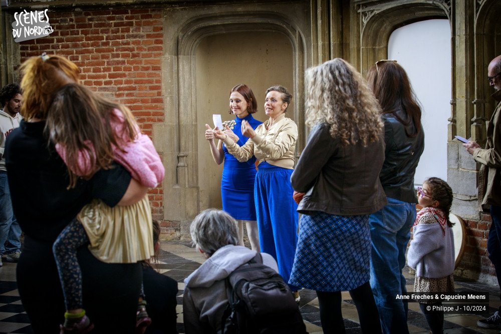 10/12 photos du spectacle Human Behaviour - Anne Freches & Capucine Meens