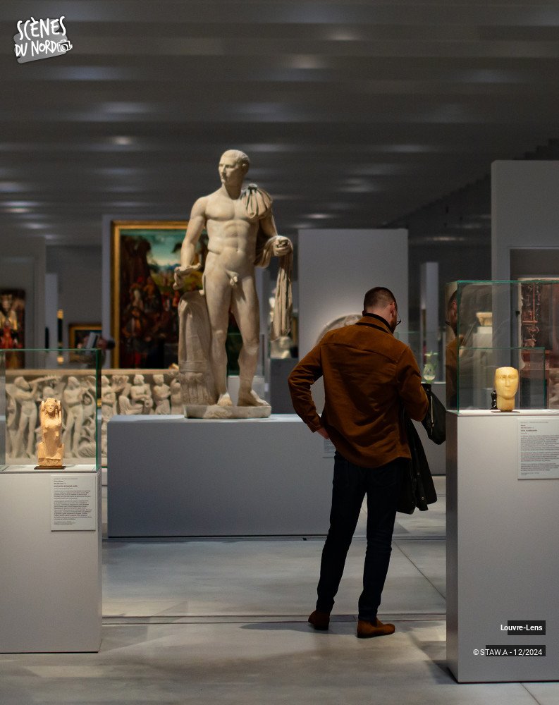 2/16 photos du spectacle Regard amusé sur la nouvelle galerie du temps_décembre2024