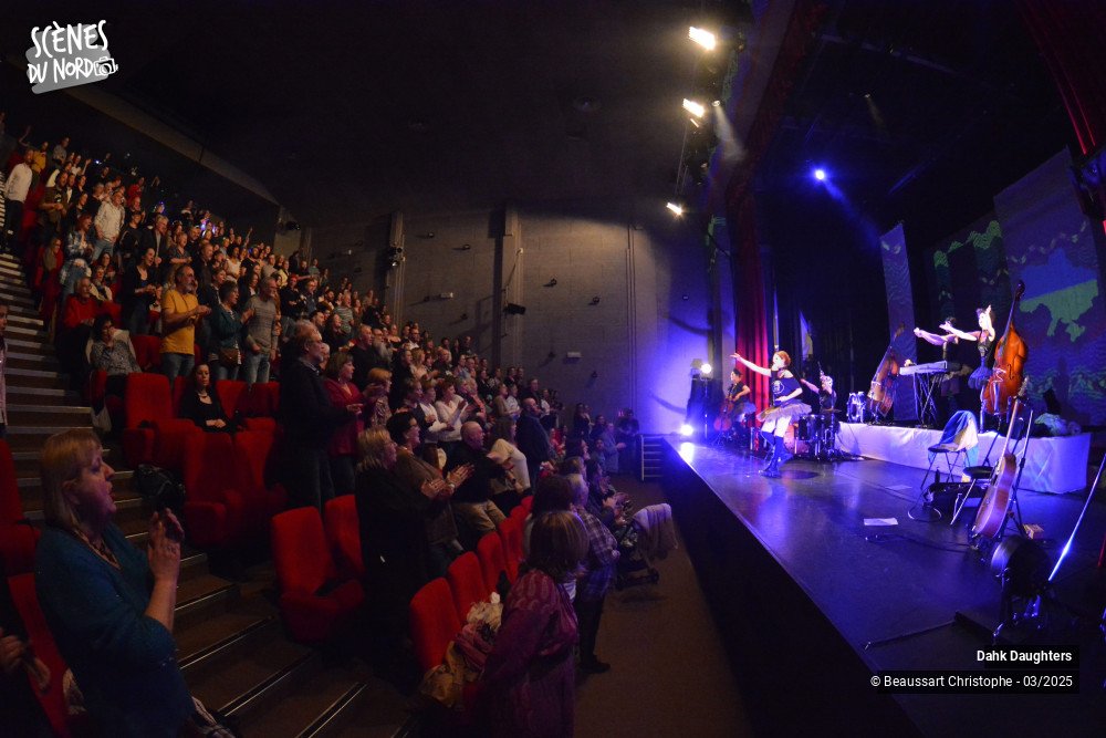 17/18 photos du spectacle Dakh Daughters