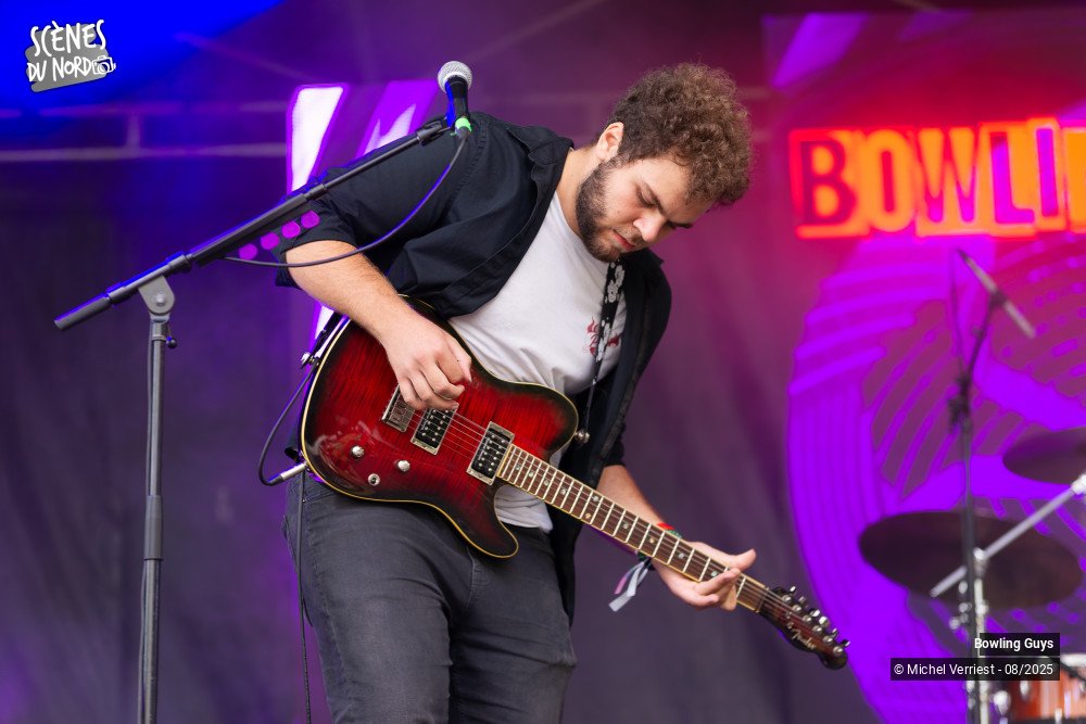 1/20 photos du spectacle Bowling Guys au Hush festival