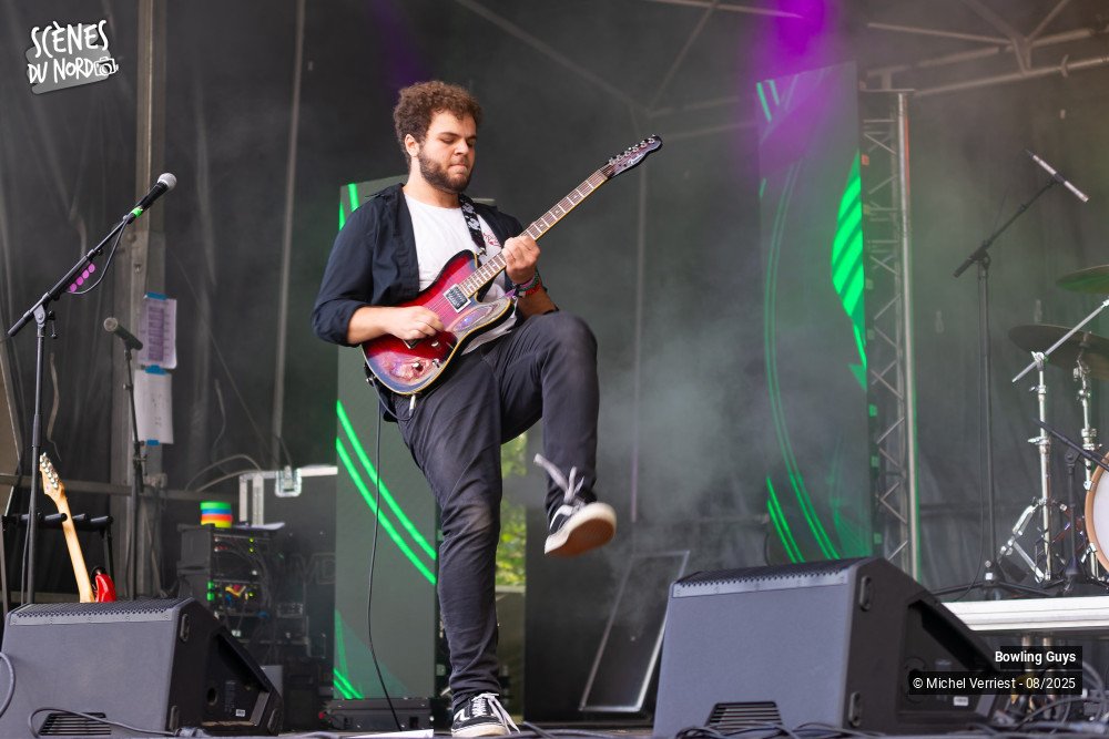 2/20 photos du spectacle Bowling Guys au Hush festival