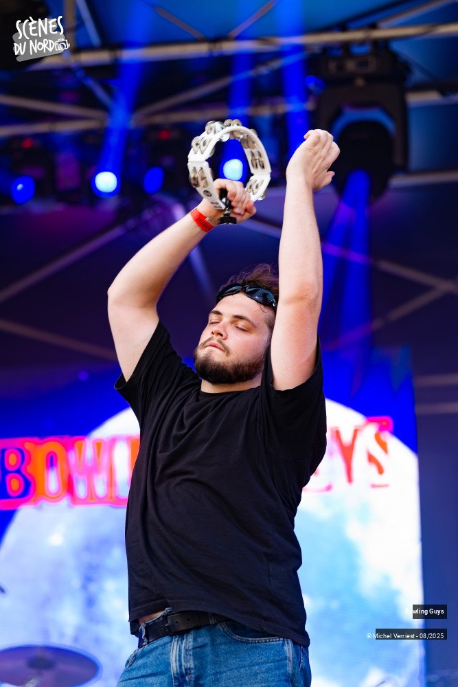 4/20 photos du spectacle Bowling Guys au Hush festival