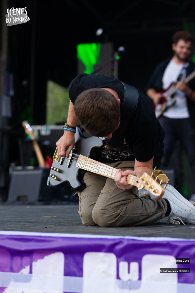 6/20 photos du spectacle Bowling Guys au Hush festival