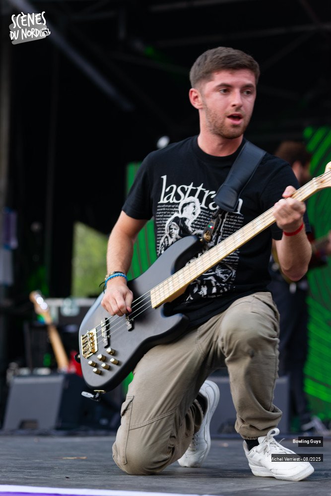 7/20 photos du spectacle Bowling Guys au Hush festival