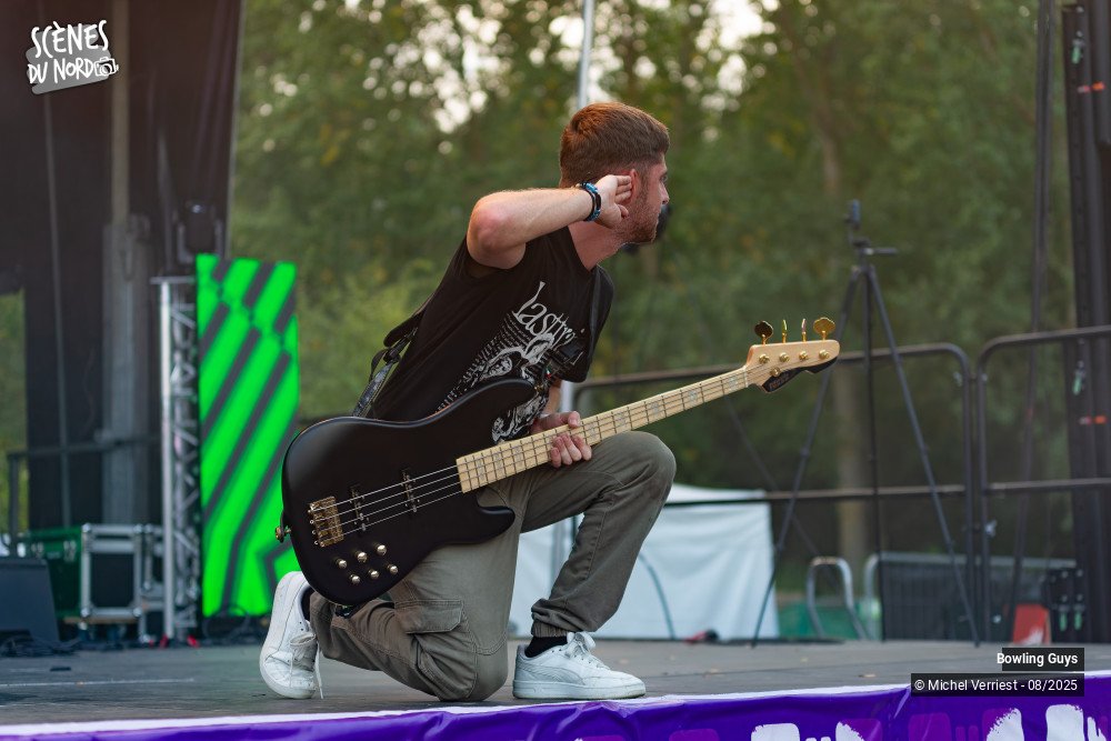 11/20 photos du spectacle Bowling Guys au Hush festival
