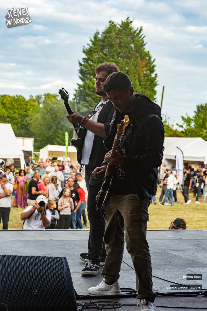 17/20 photos du spectacle Bowling Guys au Hush festival