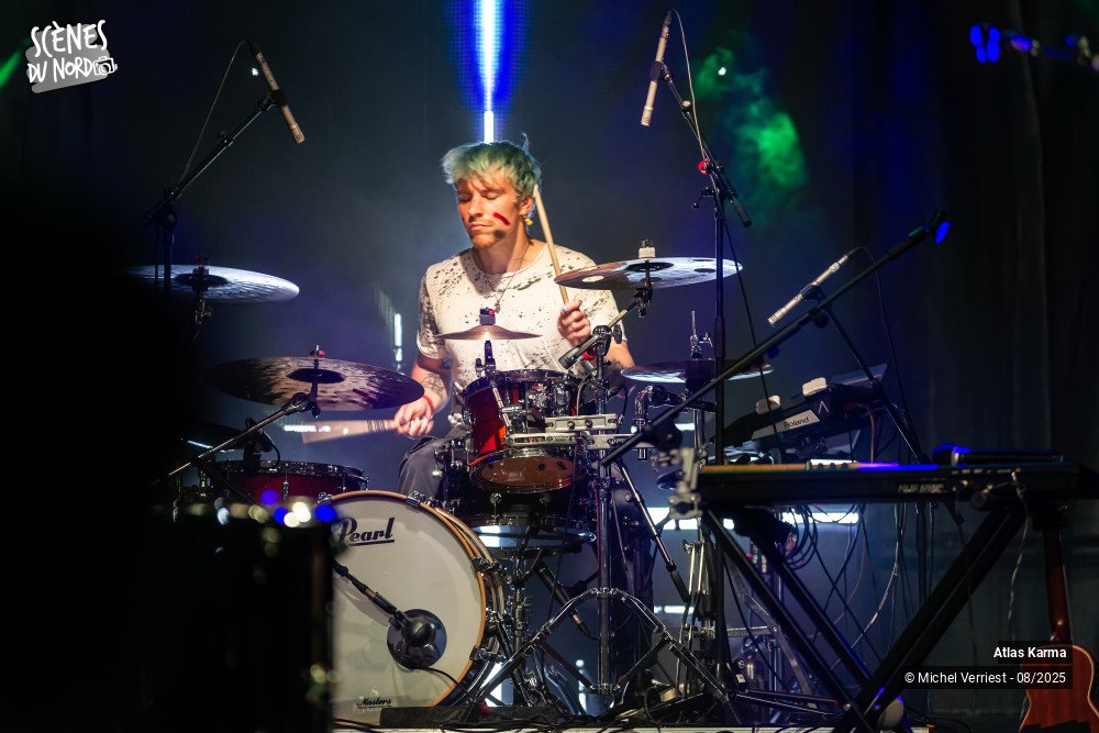 13/20 photos du spectacle Atlas Karma au Hush festival