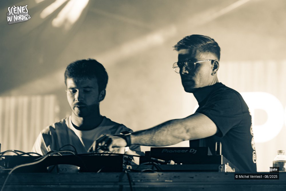6/20 photos du spectacle Spate au Hush festival