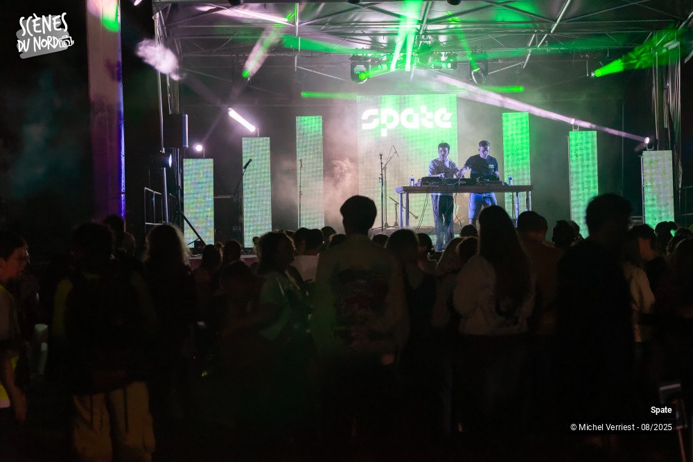 14/20 photos du spectacle Spate au Hush festival