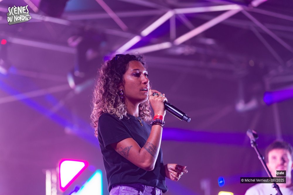 17/20 photos du spectacle Spate au Hush festival