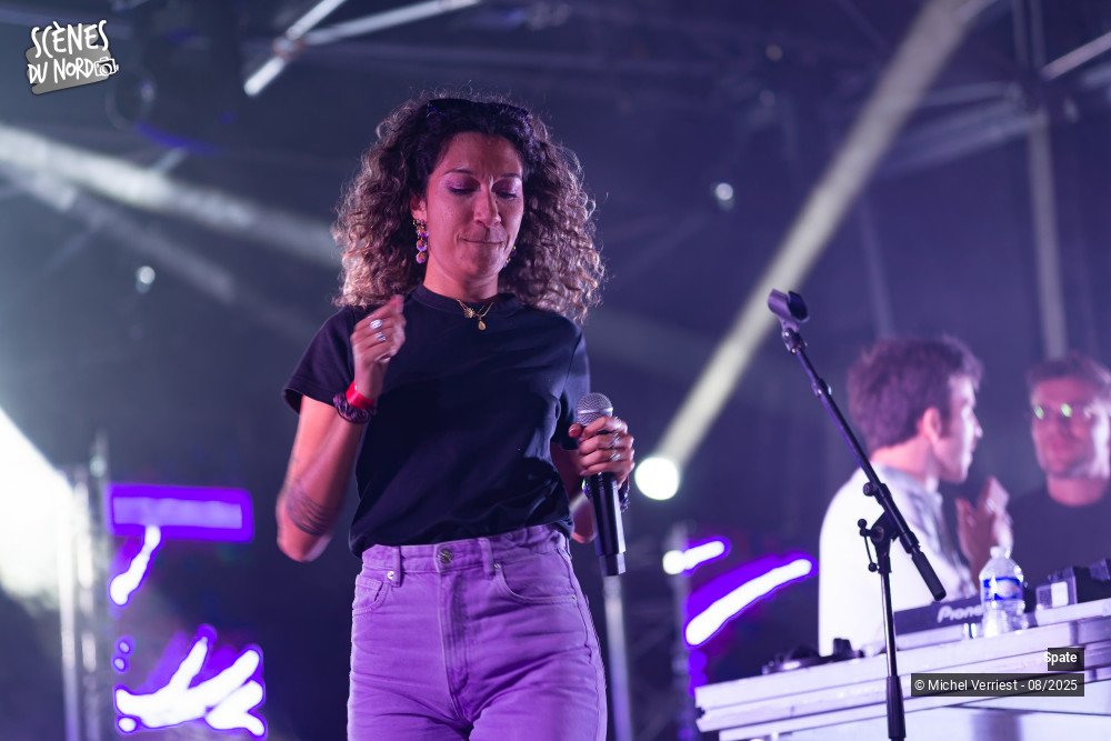 18/20 photos du spectacle Spate au Hush festival