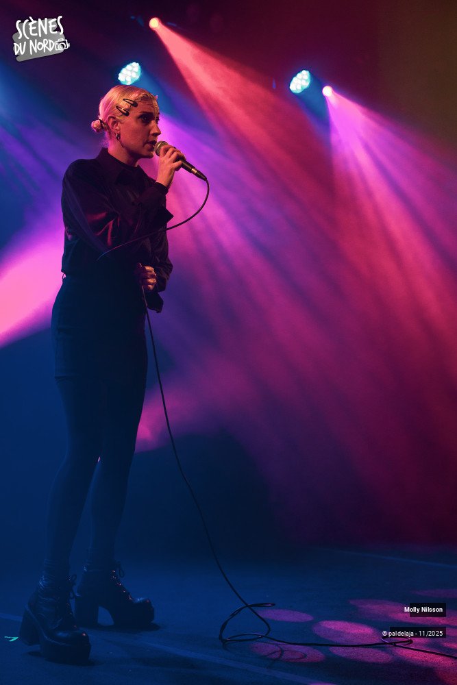 7/12 photos du spectacle Molly Nilsson
