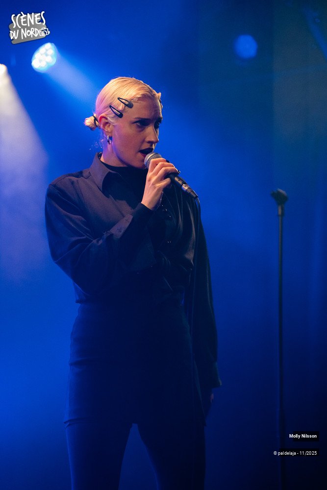 11/12 photos du spectacle Molly Nilsson