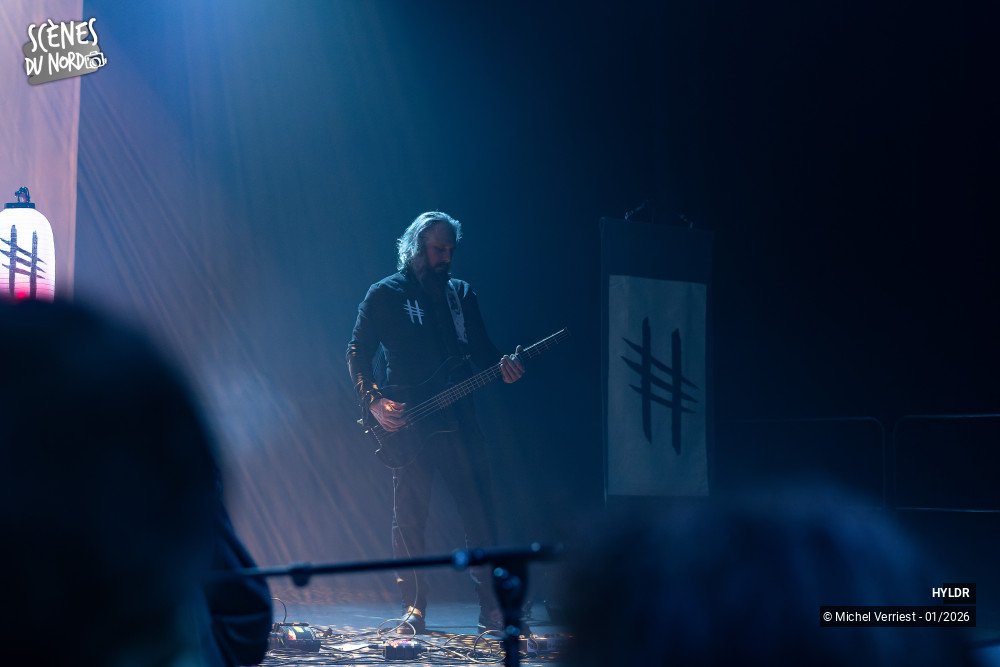 15/20 photos du spectacle HYLDR au Louvre-Lens