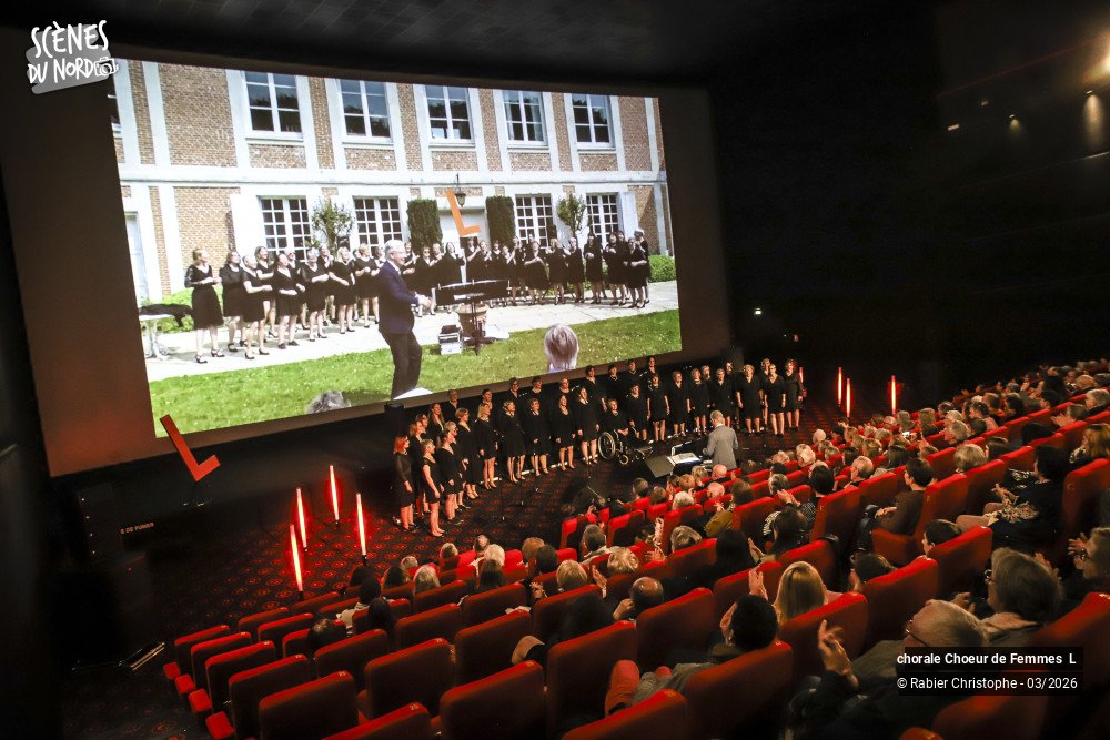 5/20 photos du spectacle Le choeur de Femmes L - L se projette