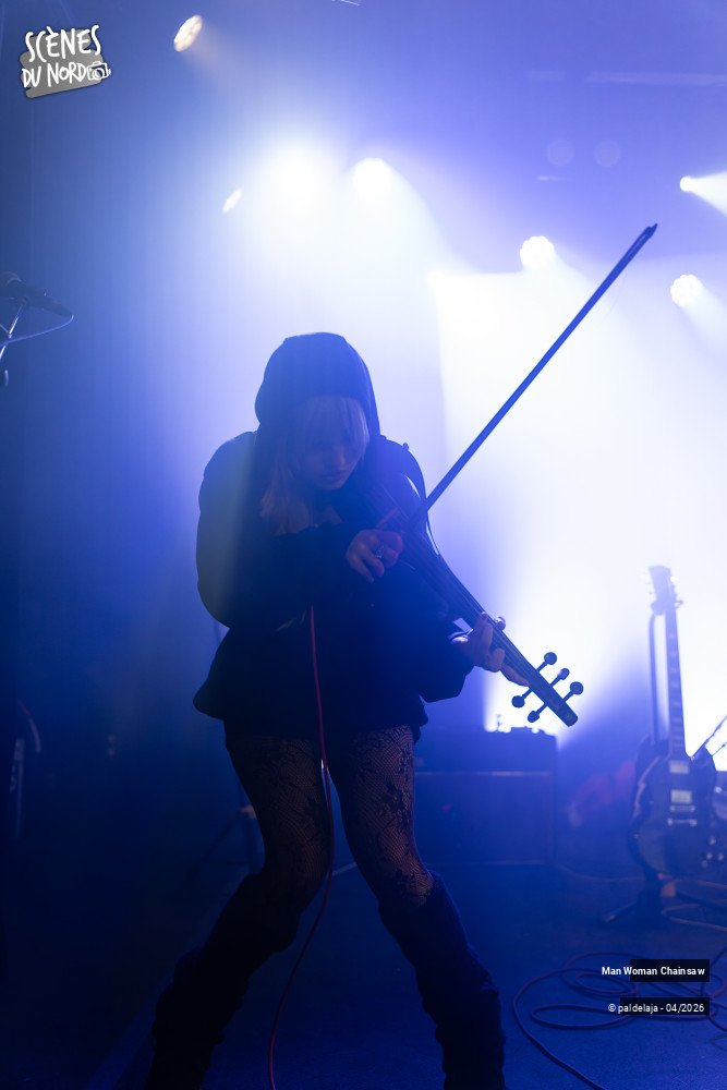 14/16 photos du spectacle Man Woman Chainsaw