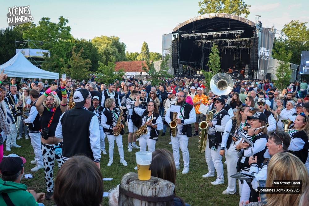 1/12 photos du spectacle FMR Street Band