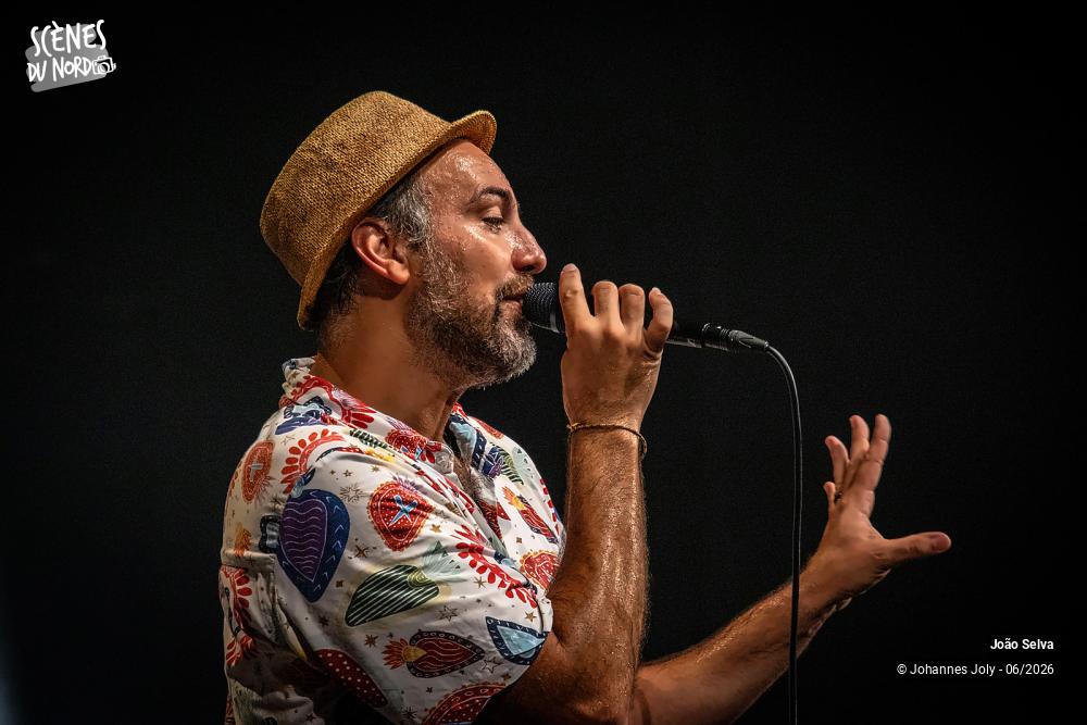 13/16 photos du spectacle João Selva