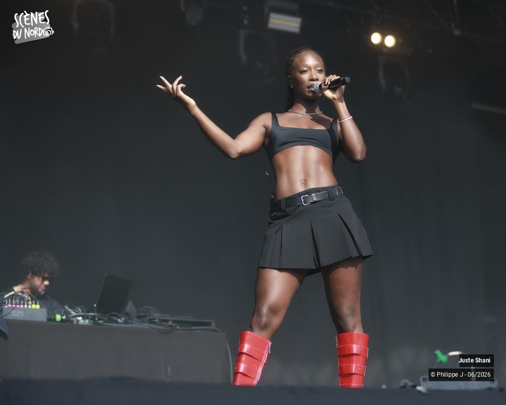 1/12 photos du spectacle Juste Shani