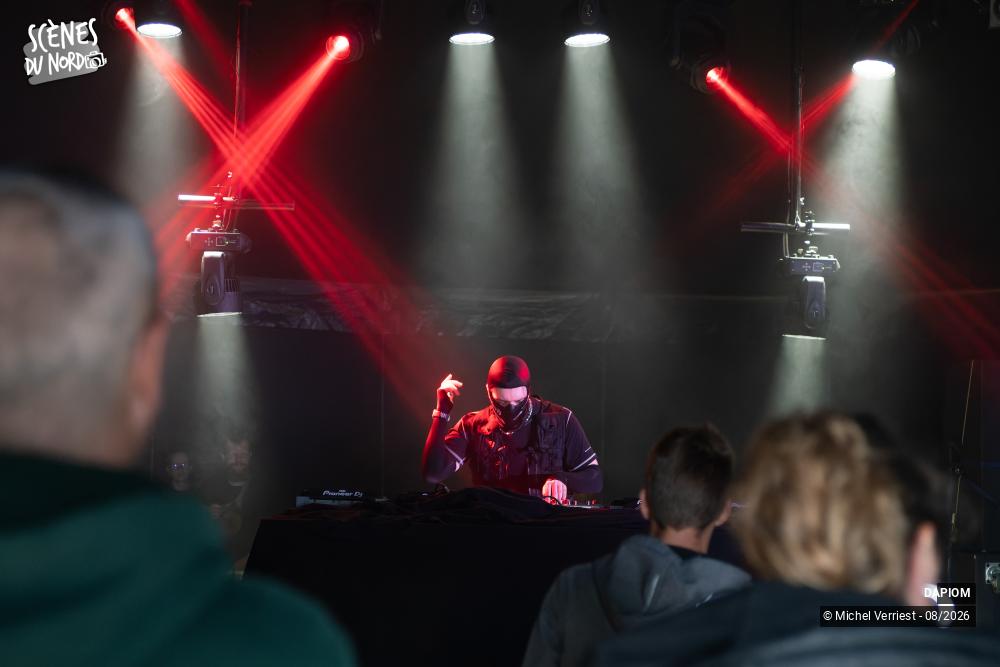 19/20 photos du spectacle DAPIOM "scène électro" Hush festival