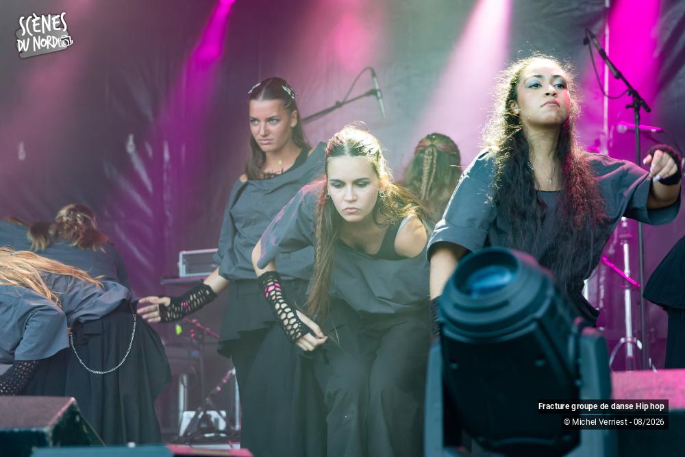 8/12 photos du spectacle Fracture "scène principale" Hush festival