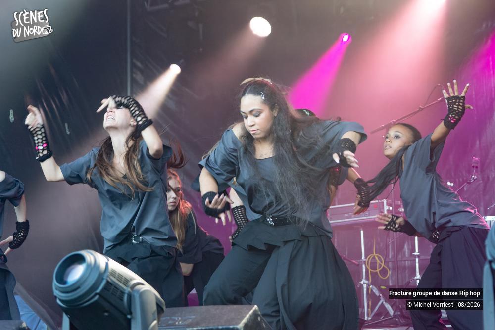 11/12 photos du spectacle Fracture "scène principale" Hush festival