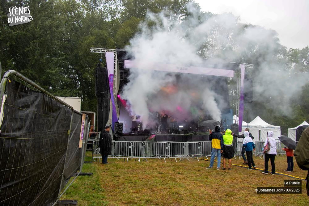 2/16 photos du spectacle Photos d'ambiance au HusH Festival