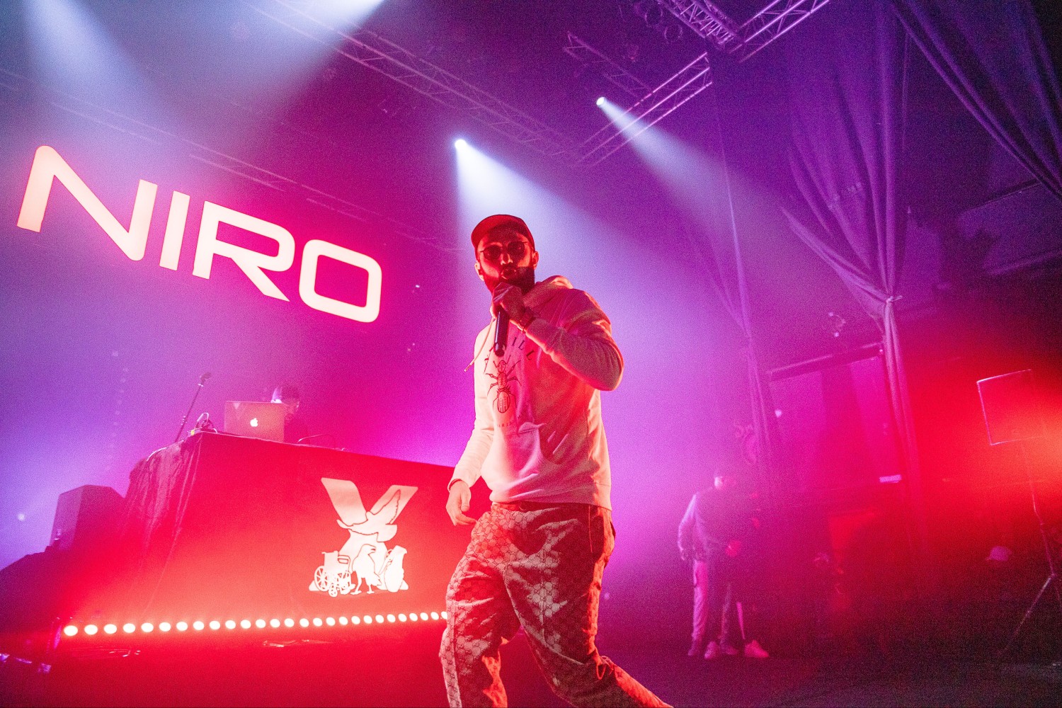 NIRO